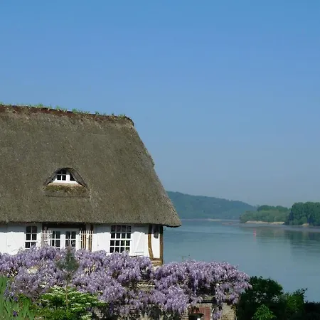 Πανσιόν La Bonne Auberge Normandie *