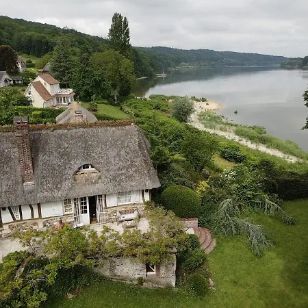Πανσιόν La Bonne Auberge Normandie *